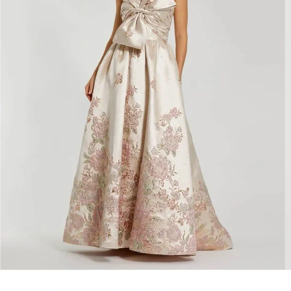 Elegant Floral Strapless Gown - size 12 - Mac Duggal Dress